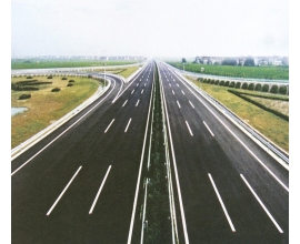 采用土工合成材料修建的高速公路（江苏）